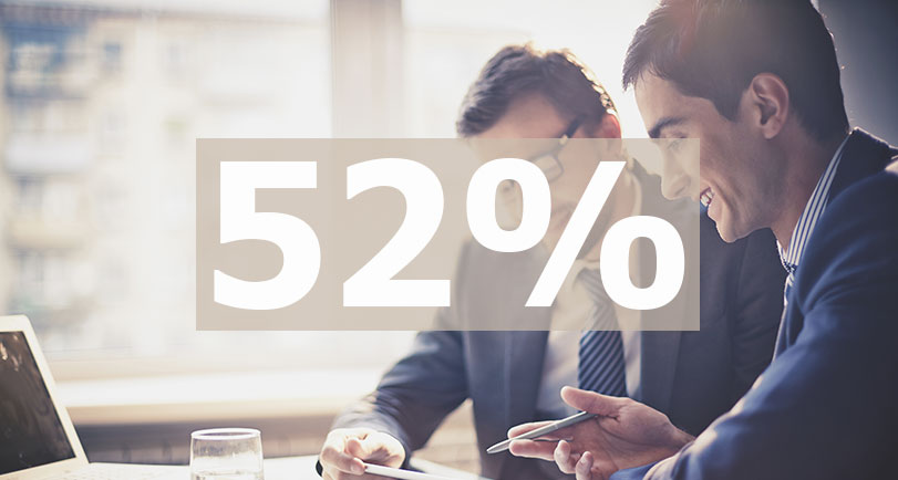 Définition stock options: 2 conditions de réalisation. Il existe deux conditions pour la réalisation de la formule des stock options. 1° L'entreprise doit détenir des actions ou augmenter son capital. L'option d'achat permet aux salariés de devenir actionnaires donc détenteur de titres.